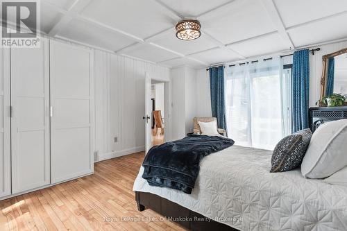 8 North Road, Lake Of Bays (Mclean), ON - Indoor Photo Showing Bedroom