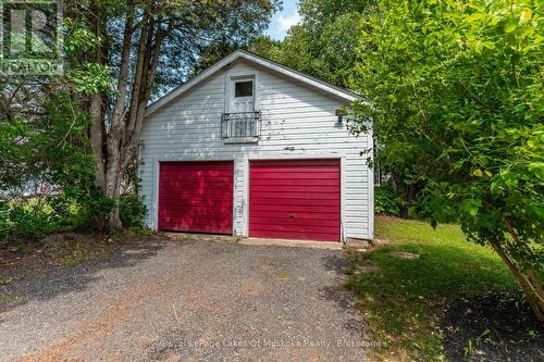 8 North Road, Lake Of Bays (Mclean), ON - Outdoor