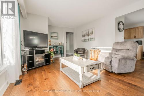 37 Clark Street, Kapuskasing, ON - Indoor Photo Showing Living Room