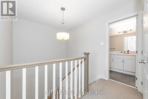 202 Hawkmere Way, Ottawa, ON - Indoor Photo Showing Other Room