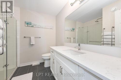 202 Hawkmere Way, Ottawa, ON - Indoor Photo Showing Bathroom