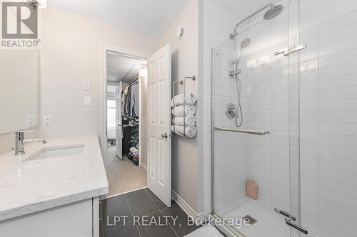 202 Hawkmere Way, Ottawa, ON - Indoor Photo Showing Bathroom