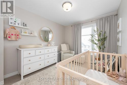 202 Hawkmere Way, Ottawa, ON - Indoor Photo Showing Bedroom