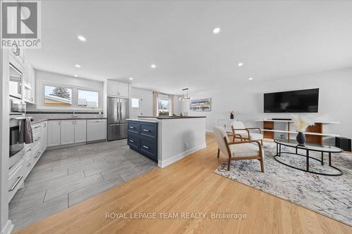 20 Whitburn Crescent, Ottawa, ON - Indoor