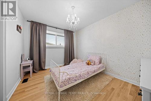 20 Whitburn Crescent, Ottawa, ON - Indoor Photo Showing Bedroom