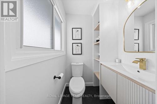 20 Whitburn Crescent, Ottawa, ON - Indoor Photo Showing Bathroom