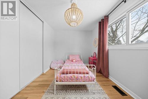 20 Whitburn Crescent, Ottawa, ON - Indoor Photo Showing Bedroom