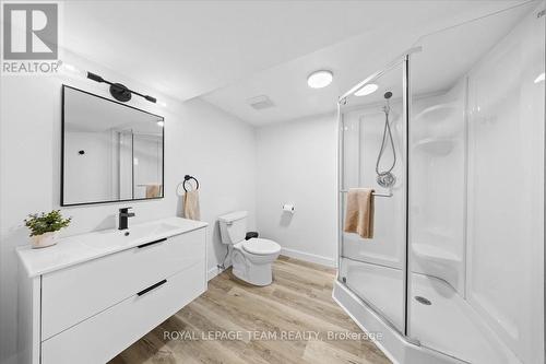 20 Whitburn Crescent, Ottawa, ON - Indoor Photo Showing Bathroom