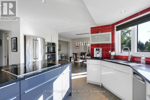 28 Holitman Drive, Ottawa, ON - Indoor Photo Showing Kitchen