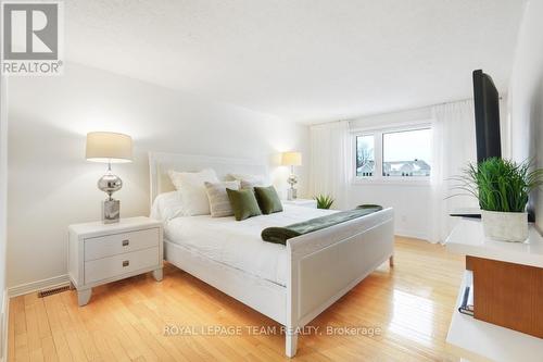 28 Holitman Drive, Ottawa, ON - Indoor Photo Showing Bedroom