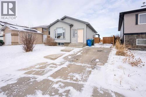 619 Aberdeen Crescent W, Lethbridge, AB - Outdoor