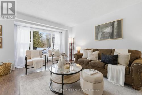 11 Beecroft Court, Whitby (Lynde Creek), ON - Indoor Photo Showing Living Room