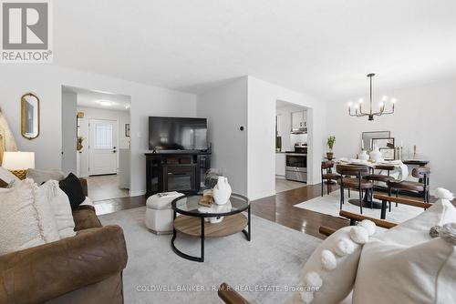 11 Beecroft Court, Whitby (Lynde Creek), ON - Indoor Photo Showing Living Room
