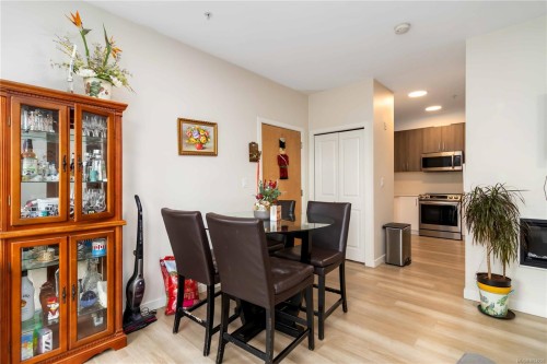 202-815 Orono Ave, Langford, BC - Indoor Photo Showing Dining Room