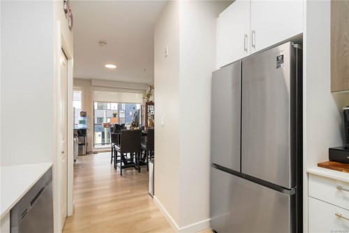 202-815 Orono Ave, Langford, BC - Indoor Photo Showing Kitchen
