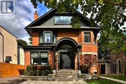 16 LYTTON BOULEVARD  Toronto, ON M4R 1L1
