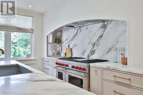 16 Lytton Boulevard, Toronto, ON - Indoor Photo Showing Kitchen