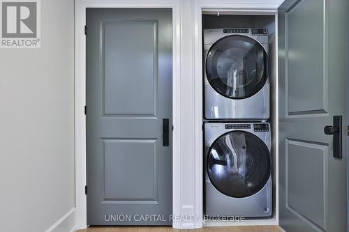 16 Lytton Boulevard, Toronto, ON - Indoor Photo Showing Laundry Room