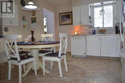 46 Paget Street, Sundridge, ON - Indoor Photo Showing Dining Room