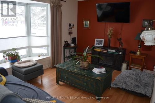 46 Paget Street, Sundridge, ON - Indoor