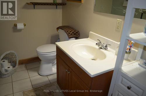 46 Paget Street, Sundridge, ON - Indoor Photo Showing Bathroom