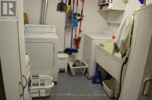 46 Paget Street, Sundridge, ON - Indoor Photo Showing Laundry Room