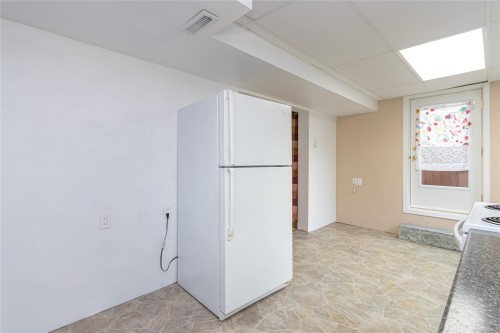 1697 Cedarwood Close, Saanich, BC 