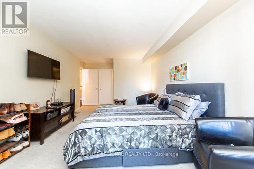 202 - 1665 Pickering Parkway, Pickering, ON - Indoor Photo Showing Bedroom