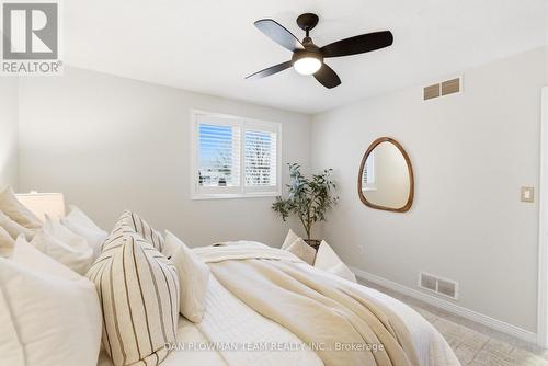 283 Ryerson Crescent, Oshawa, ON - Indoor Photo Showing Bedroom