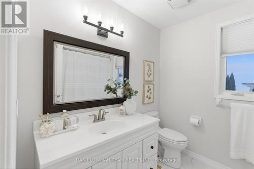 283 Ryerson Crescent, Oshawa, ON - Indoor Photo Showing Bathroom