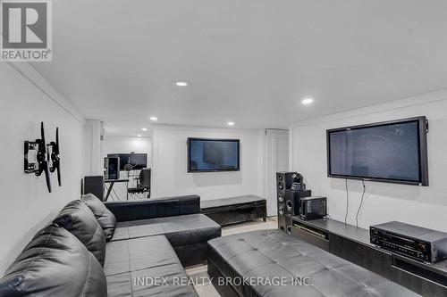 86 Gibbons Street, Oshawa, ON - Indoor Photo Showing Living Room