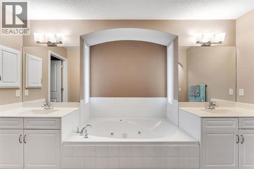 405 Kincora Drive Nw, Calgary, AB - Indoor Photo Showing Bathroom
