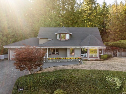1575 Dean Park Rd, North Saanich, BC 