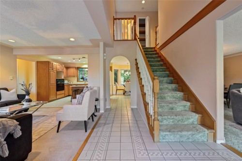 1575 Dean Park Rd, North Saanich, BC 