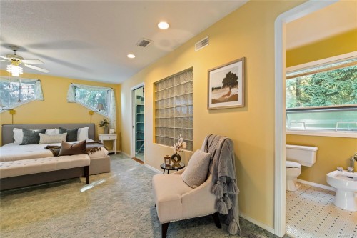 1575 Dean Park Rd, North Saanich, BC 