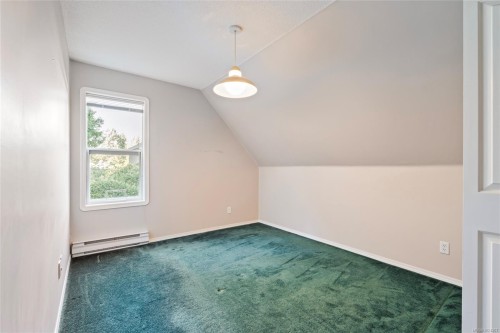 1575 Dean Park Rd, North Saanich, BC 