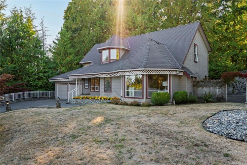 1575 Dean Park Rd, North Saanich, BC 