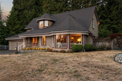 1575 Dean Park Rd, North Saanich, BC 