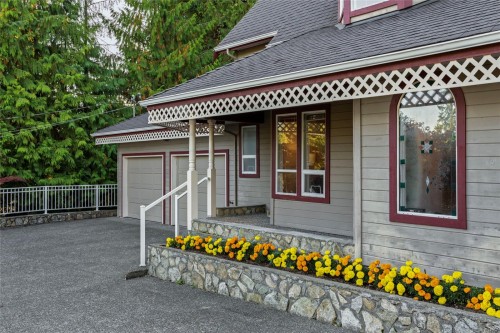 1575 Dean Park Rd, North Saanich, BC 