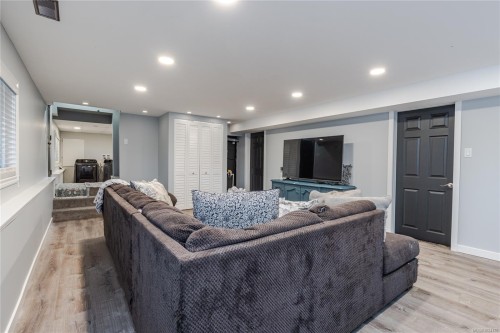 2348 Thomas Pl, Nanaimo, BC 