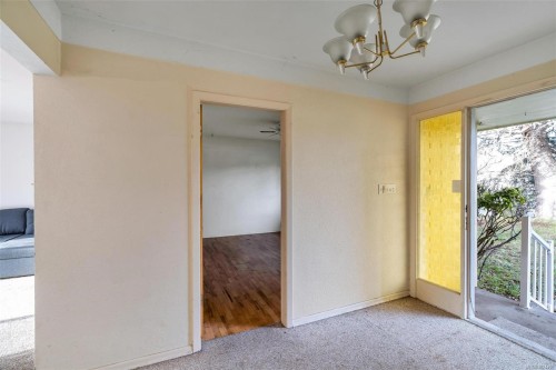 2227 Edgelow St, Saanich, BC 