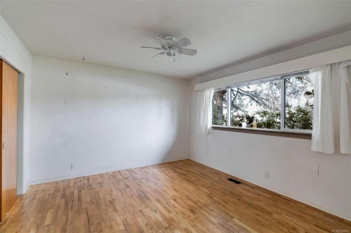 2227 Edgelow St, Saanich, BC 