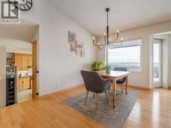 Dining area with views - 