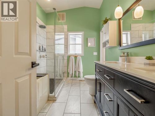 Upstairs 5pc bathroom with heated floors - 90 Chippewa Crescent W, Lethbridge, AB - Indoor Photo Showing Bathroom