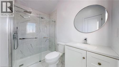 85 Albany Avenue, Hamilton, ON - Indoor Photo Showing Bathroom