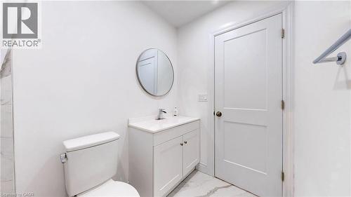 85 Albany Avenue, Hamilton, ON - Indoor Photo Showing Bathroom