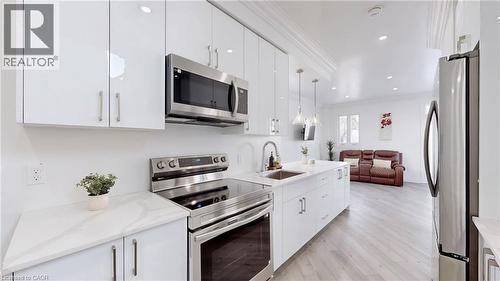 85 Albany Avenue, Hamilton, ON - Indoor Photo Showing Kitchen With Stainless Steel Kitchen With Upgraded Kitchen