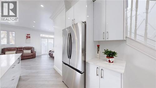 85 Albany Avenue, Hamilton, ON - Indoor Photo Showing Kitchen