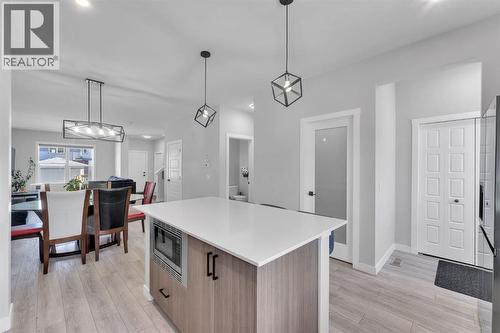 67 Corner Glen Gardens Ne, Calgary, AB - Indoor Photo Showing Other Room