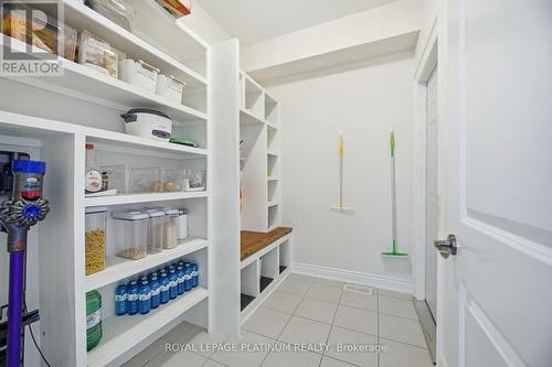 202 Sutherland Avenue, Bradford West Gwillimbury, ON - Indoor With Storage